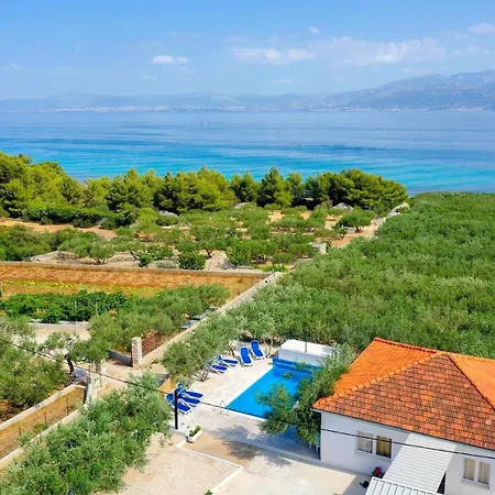 Вилла With Private Exit To The And Heated Pool